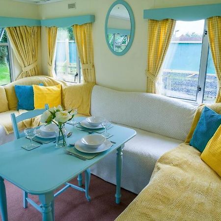 Wind In The Willows: Sleeps 4, Kitchen, Bathroom, Lounge, Wifi Napton on The Hill 외부 사진