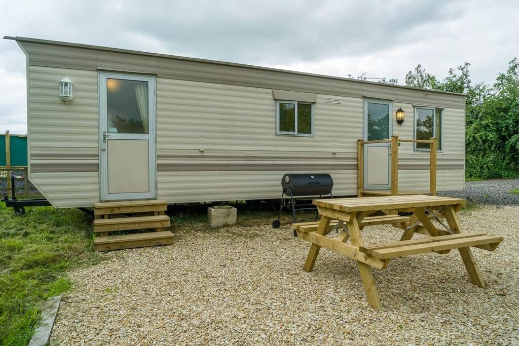 Wind In The Willows: Sleeps 4, Kitchen, Bathroom, Lounge, Wifi Napton on The Hill 외부 사진