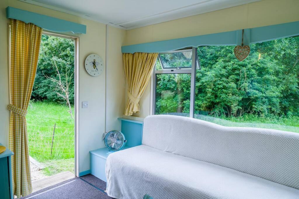 Wind In The Willows: Sleeps 4, Kitchen, Bathroom, Lounge, Wifi Napton on The Hill 외부 사진